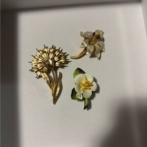 Floral Brooch Set in Gold and White